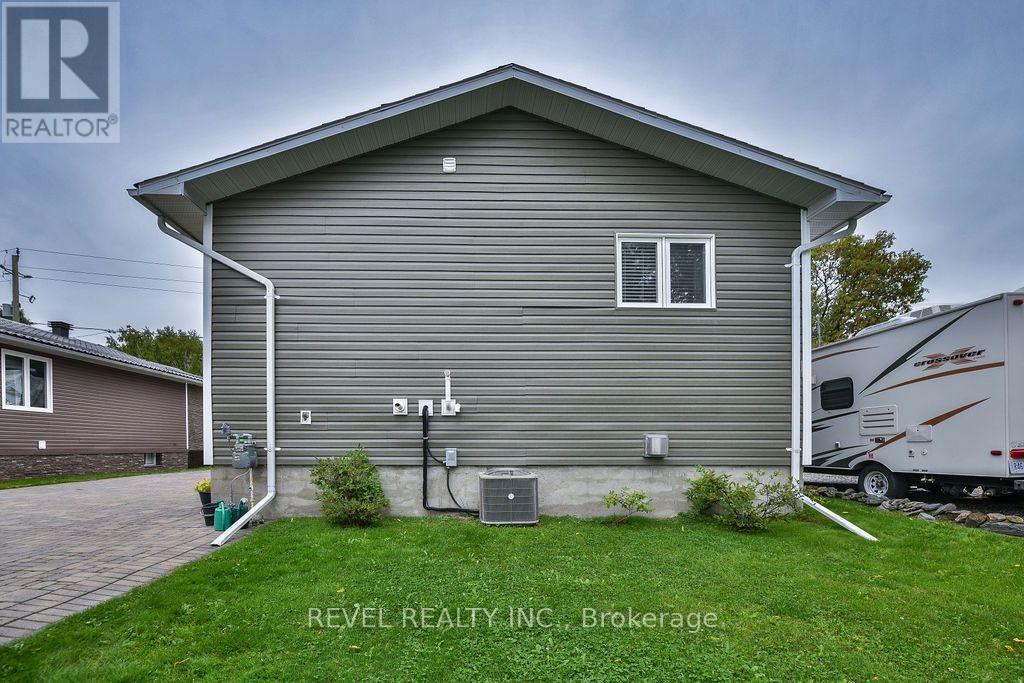 622 NORMAN STREET - 11