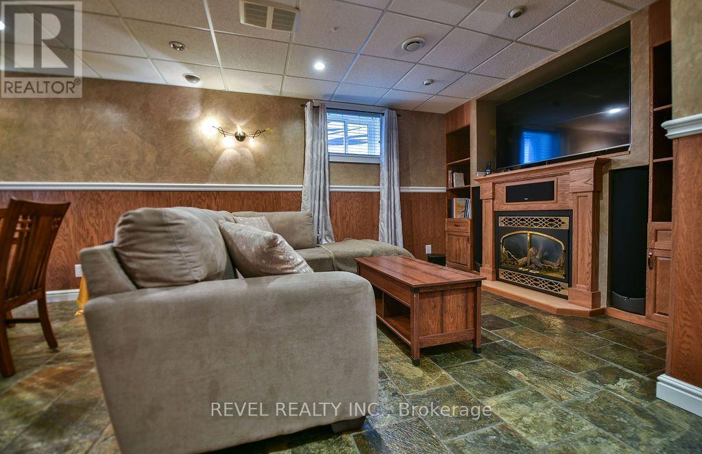 622 NORMAN STREET - Image 36