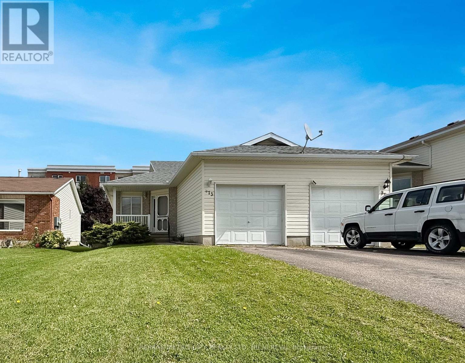 813 EIGHTH STREET, Renfrew