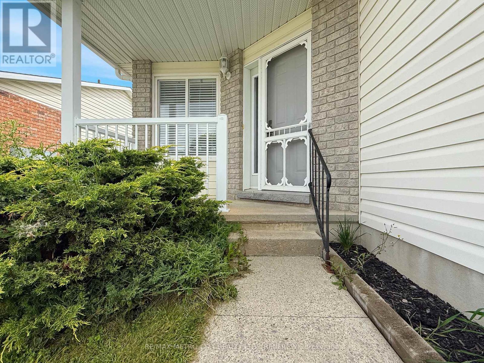 813 EIGHTH STREET, Renfrew — photo 3