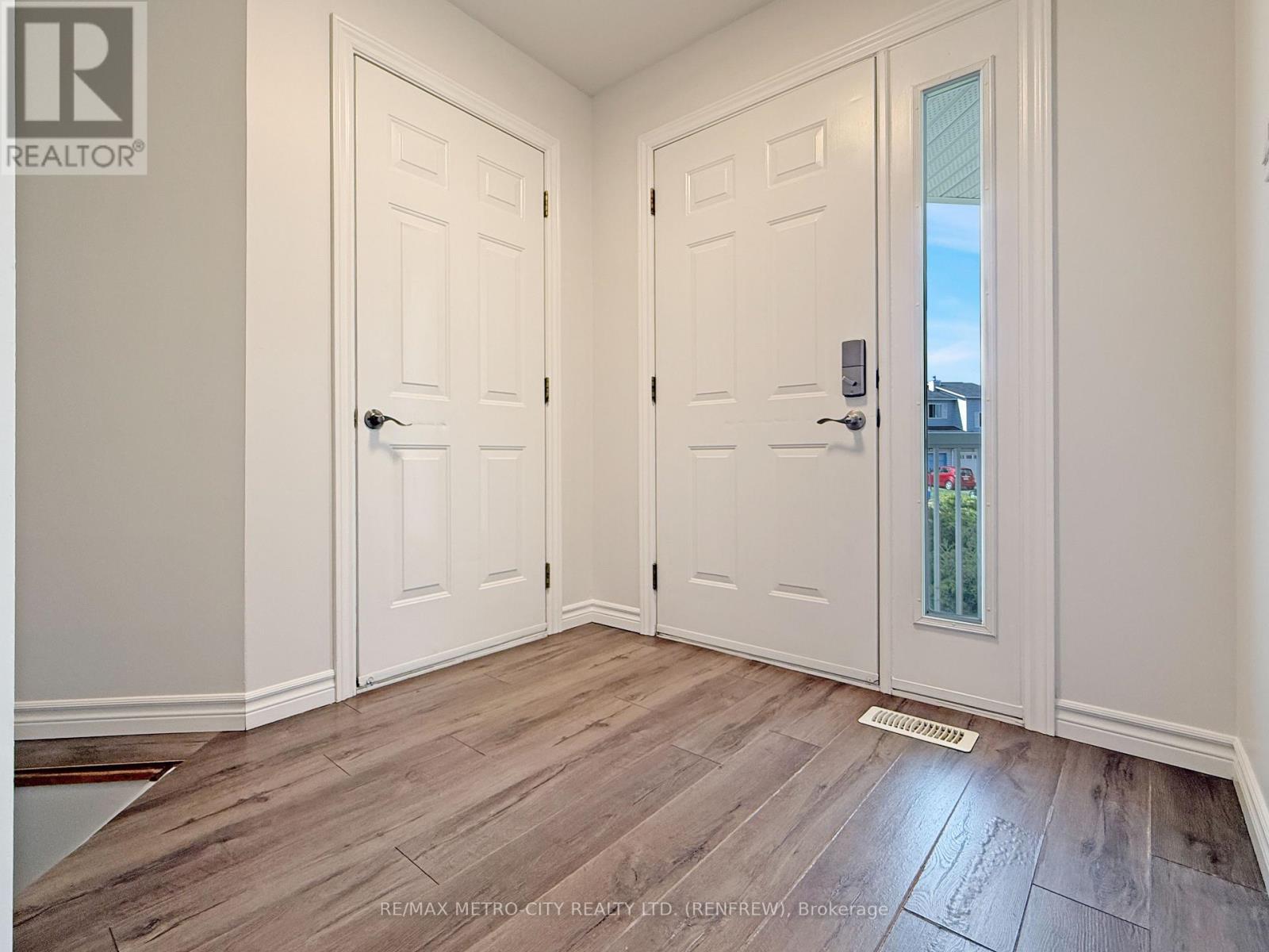 813 EIGHTH STREET, Renfrew — photo 4