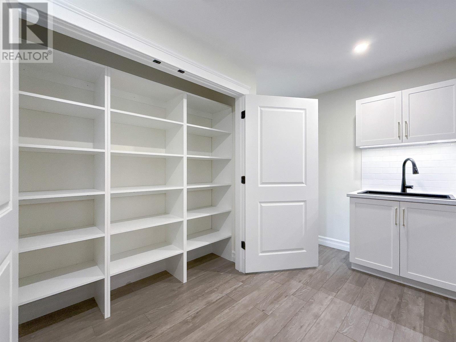 1 Raspberry Avenue - Image 31