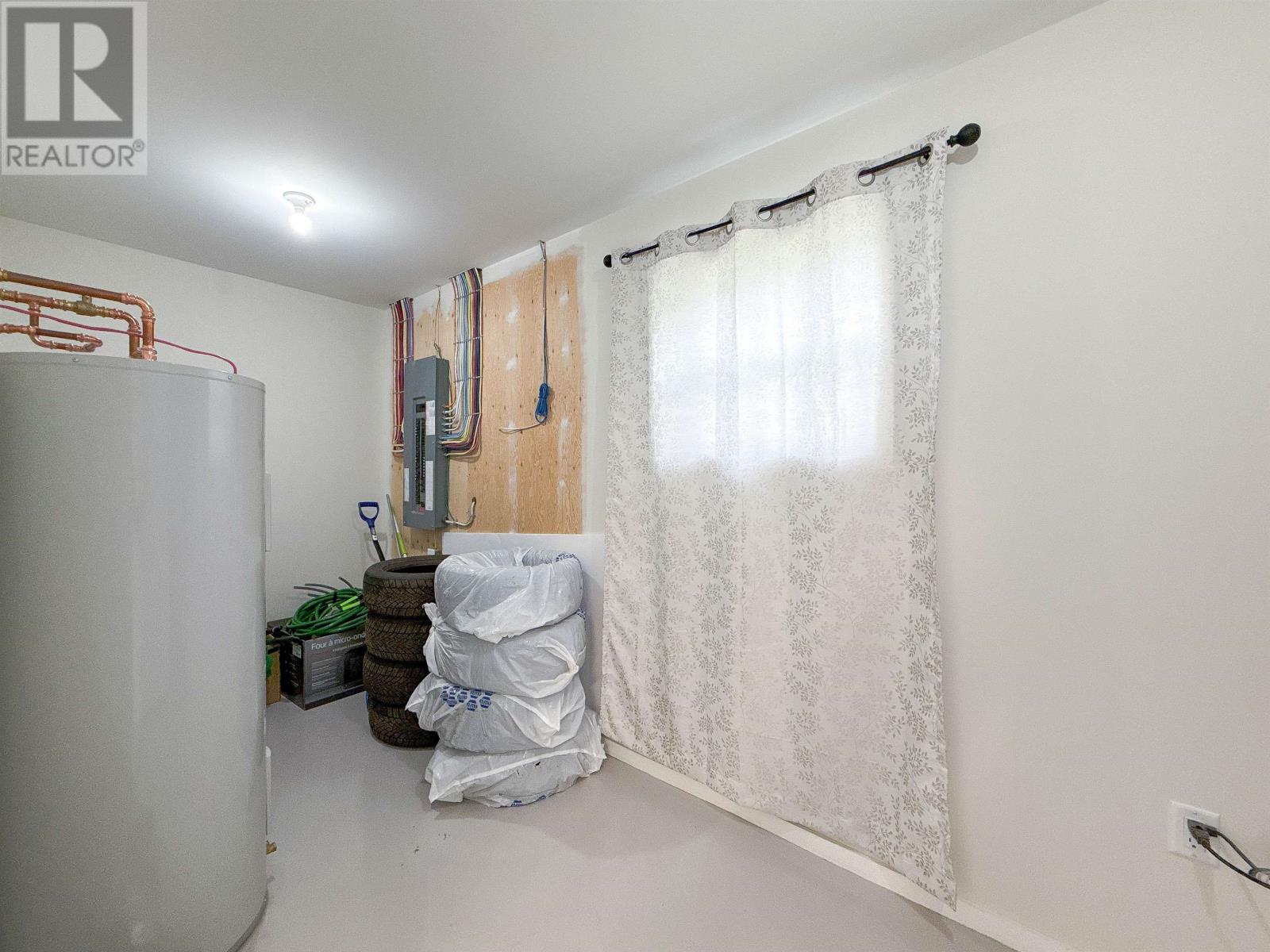 1 Raspberry Avenue - 36
