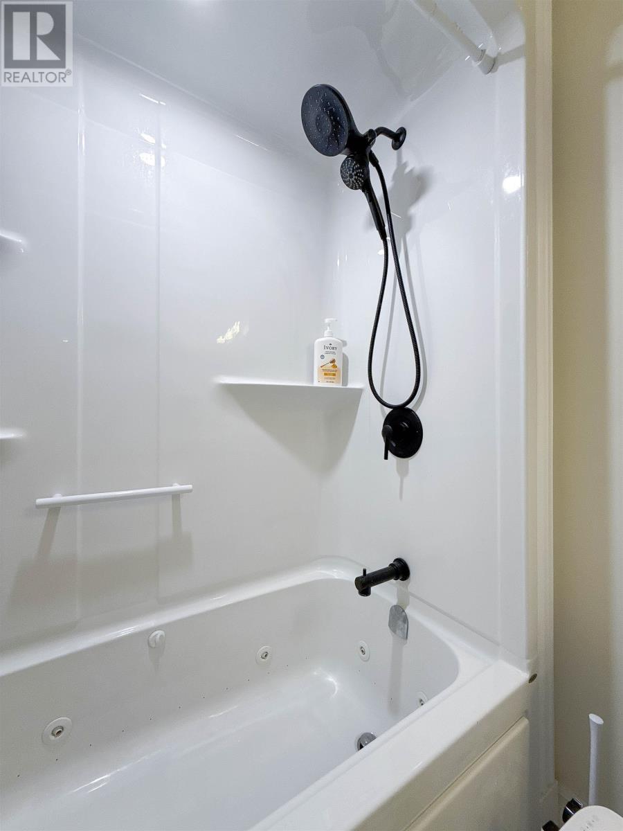 1 Raspberry Avenue - Image 34