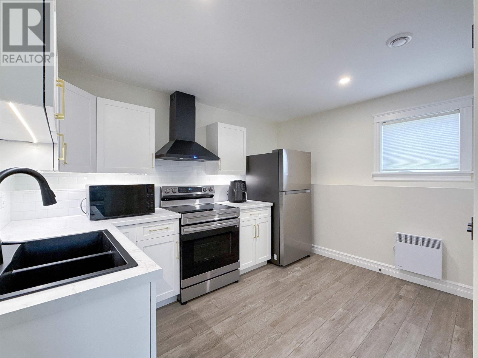 1 Raspberry Avenue - Image 32