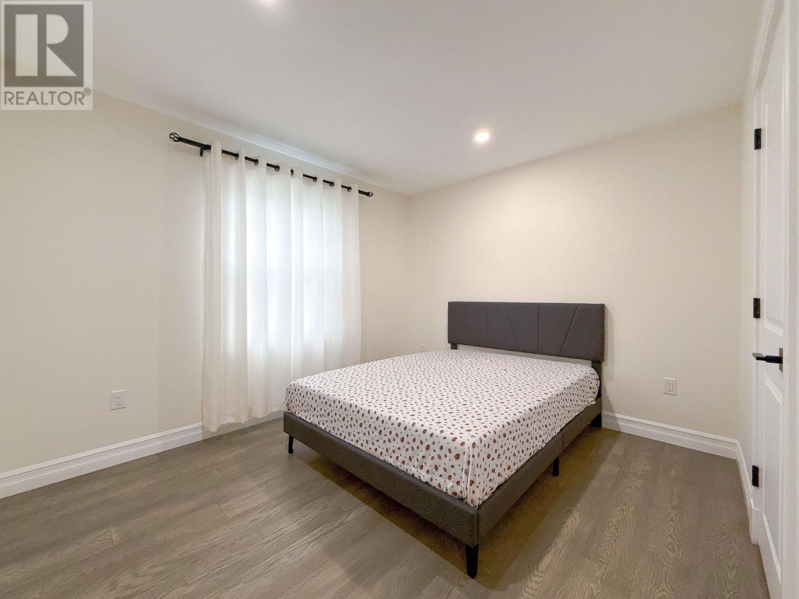 1 Raspberry Avenue - 25