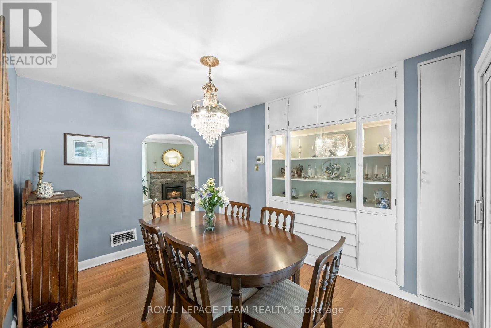 2009 ALTA VISTA DRIVE - 7
