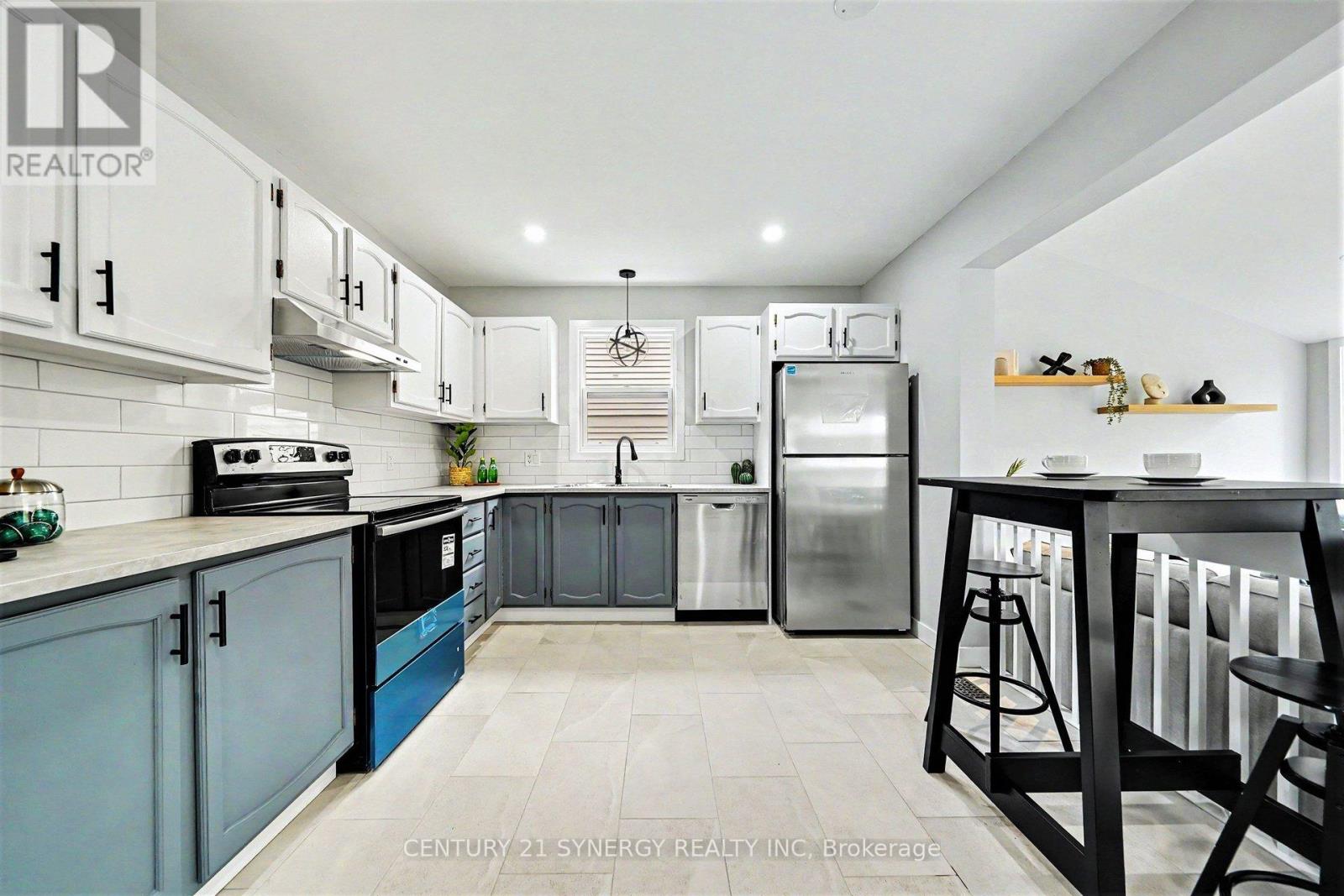 4 Bed, 3 Bath House for Sale in Ottawa – 31 WILLOW GLEN DRIVE, Ottawa – MLS# X13765756 - Image 11