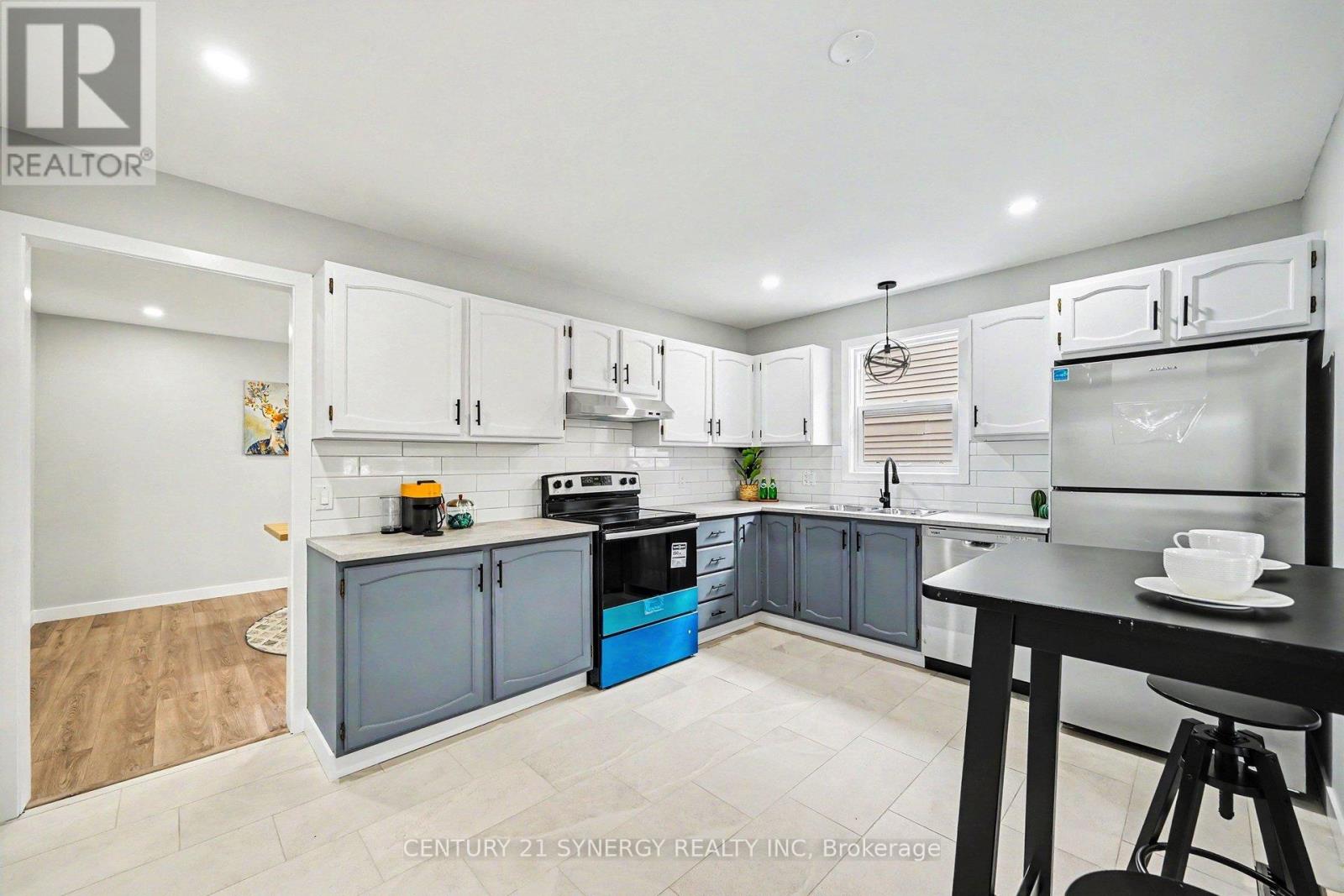 4 Bed, 3 Bath House for Sale in Ottawa – 31 WILLOW GLEN DRIVE, Ottawa – MLS# X13765756 - Image 12