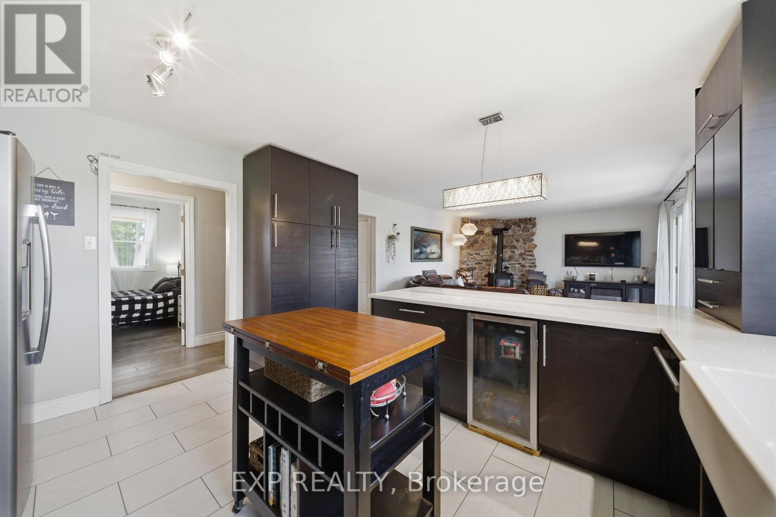4 Bed, 2 Bath House for Sale in Ottawa – 6892 BOUNDARY ROAD, Ottawa – MLS# X13765780 - Image 11