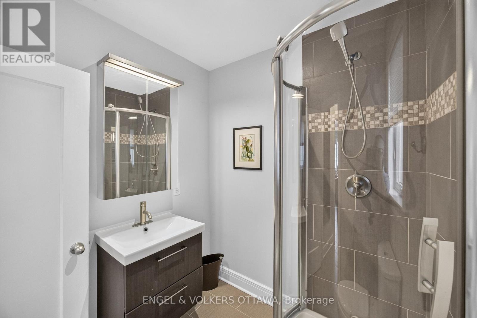 3 Bed, 2 Bath House for Sale in Ottawa – 47 GOULD STREET, Ottawa – MLS# X13765782 - Image 19