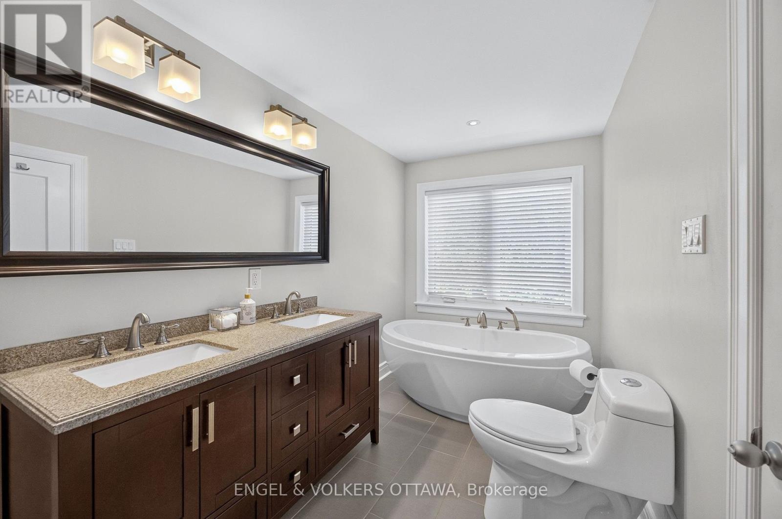 3 Bed, 2 Bath House for Sale in Ottawa – 47 GOULD STREET, Ottawa – MLS# X13765782 - Image 30