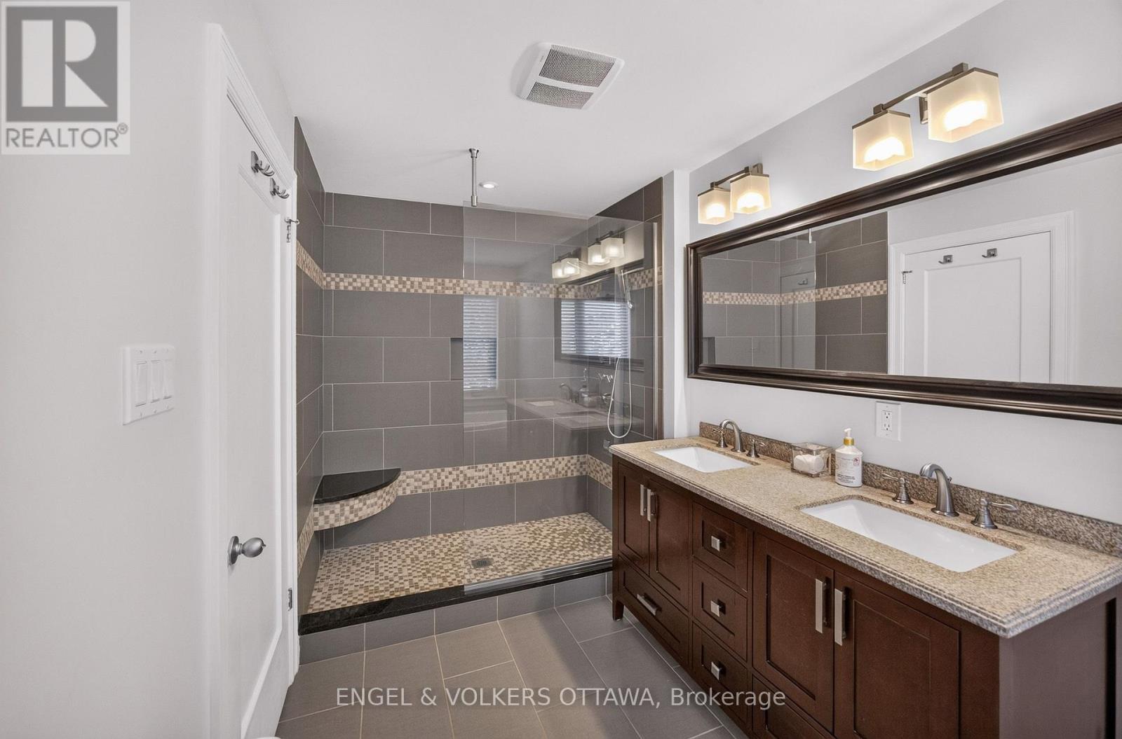 3 Bed, 2 Bath House for Sale in Ottawa – 47 GOULD STREET, Ottawa – MLS# X13765782 - Image 31
