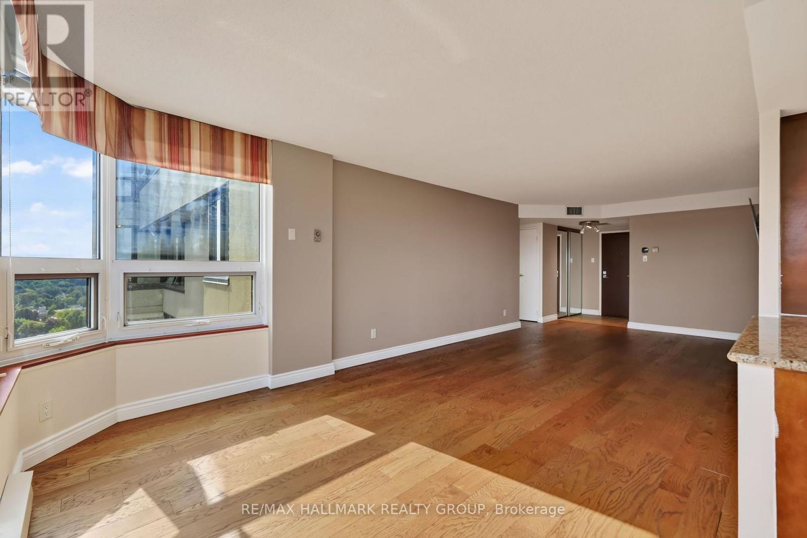 #2402 1500 RIVERSIDE DRIVE - 13