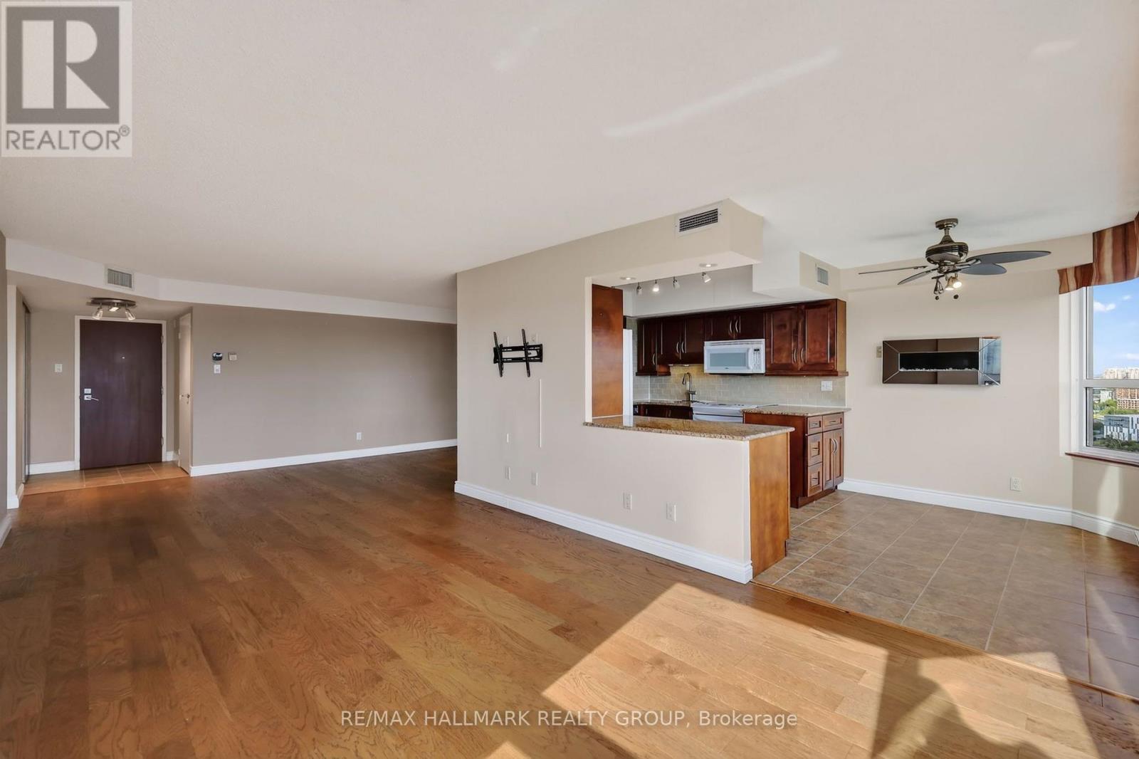 #2402 1500 RIVERSIDE DRIVE - Image 14