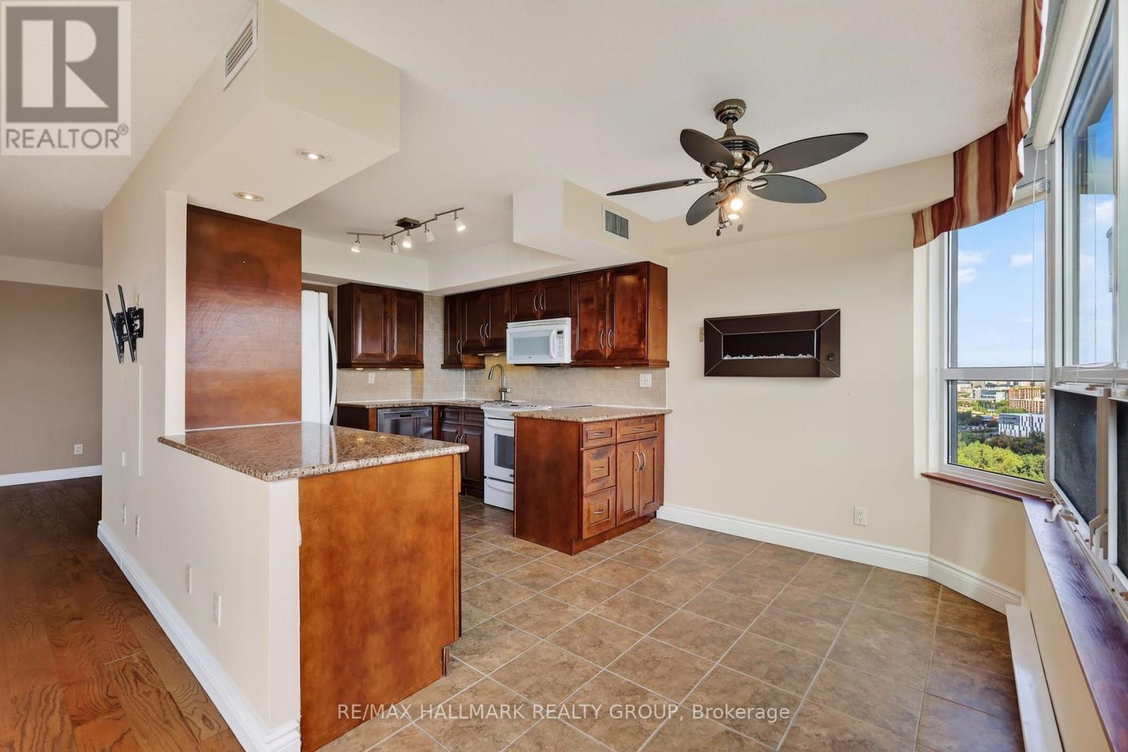 #2402 1500 RIVERSIDE DRIVE - 15