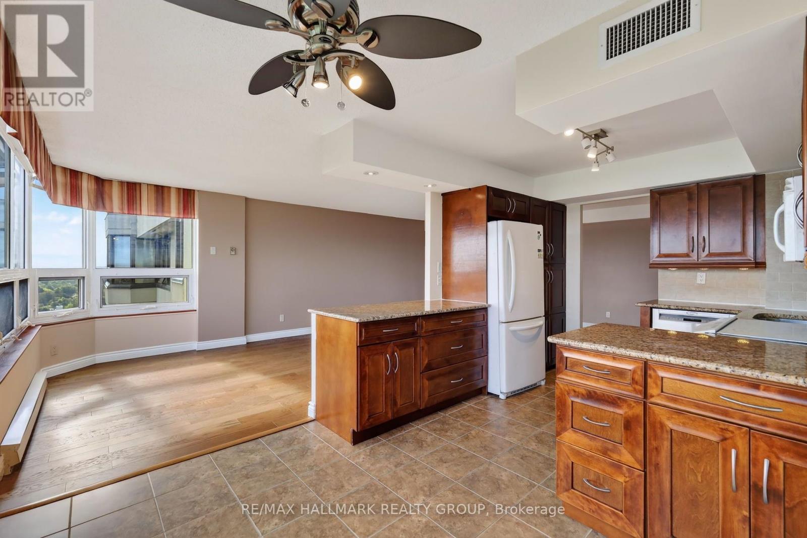 #2402 1500 RIVERSIDE DRIVE - 17
