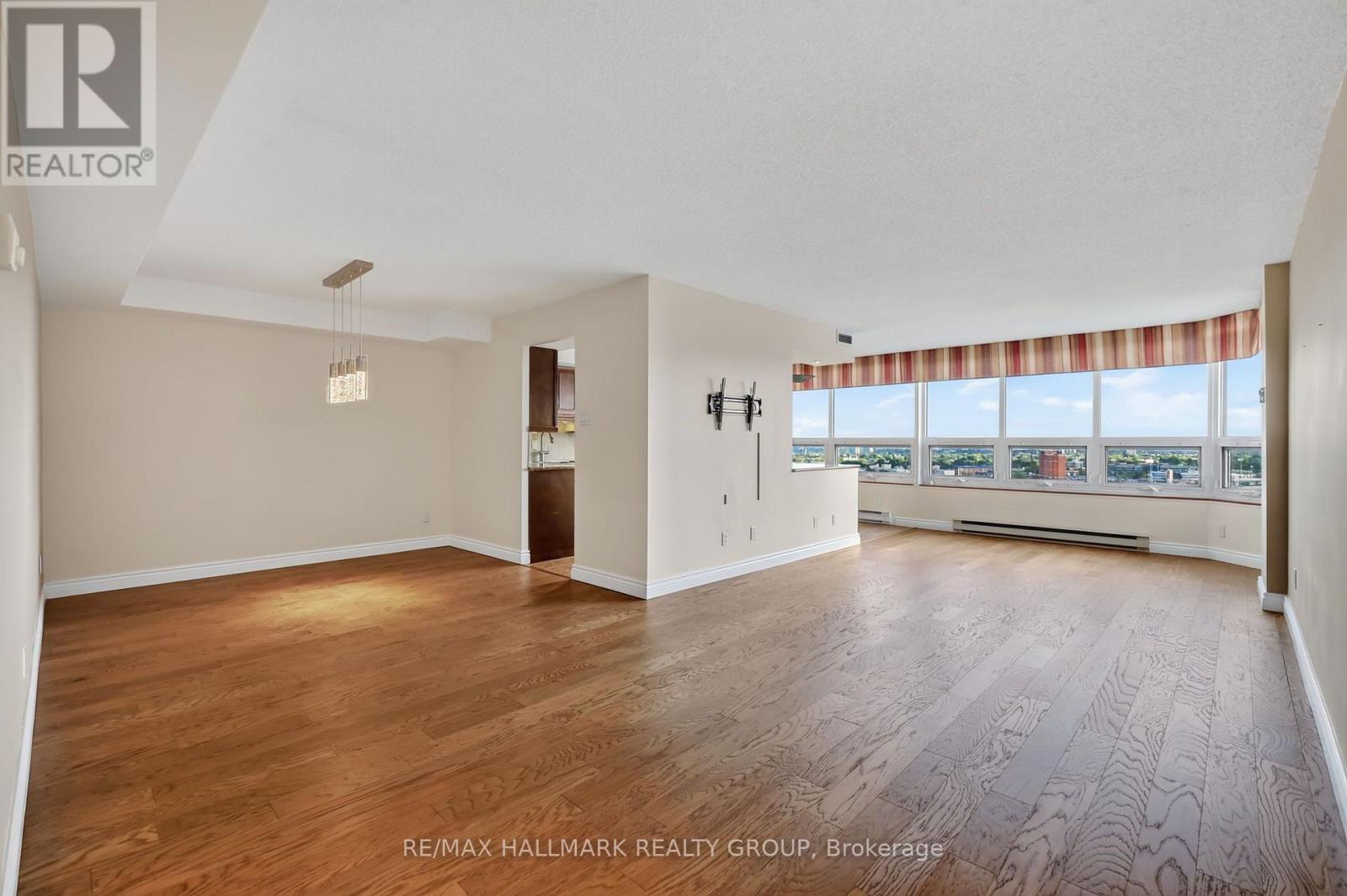 #2402 1500 RIVERSIDE DRIVE - Image 8