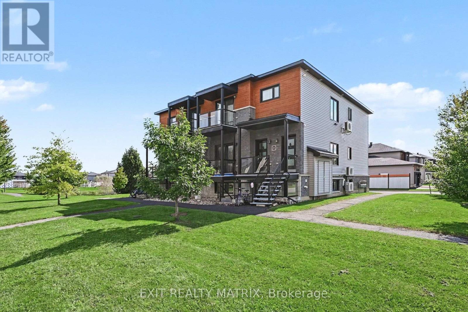 #1 251 CAPRI AVENUE - 3
