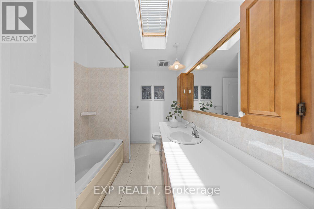 3 Bed, 2 Bath House for Sale in Ottawa – 2335 HARDING ROAD, Ottawa – MLS# X13766118 - Image 26