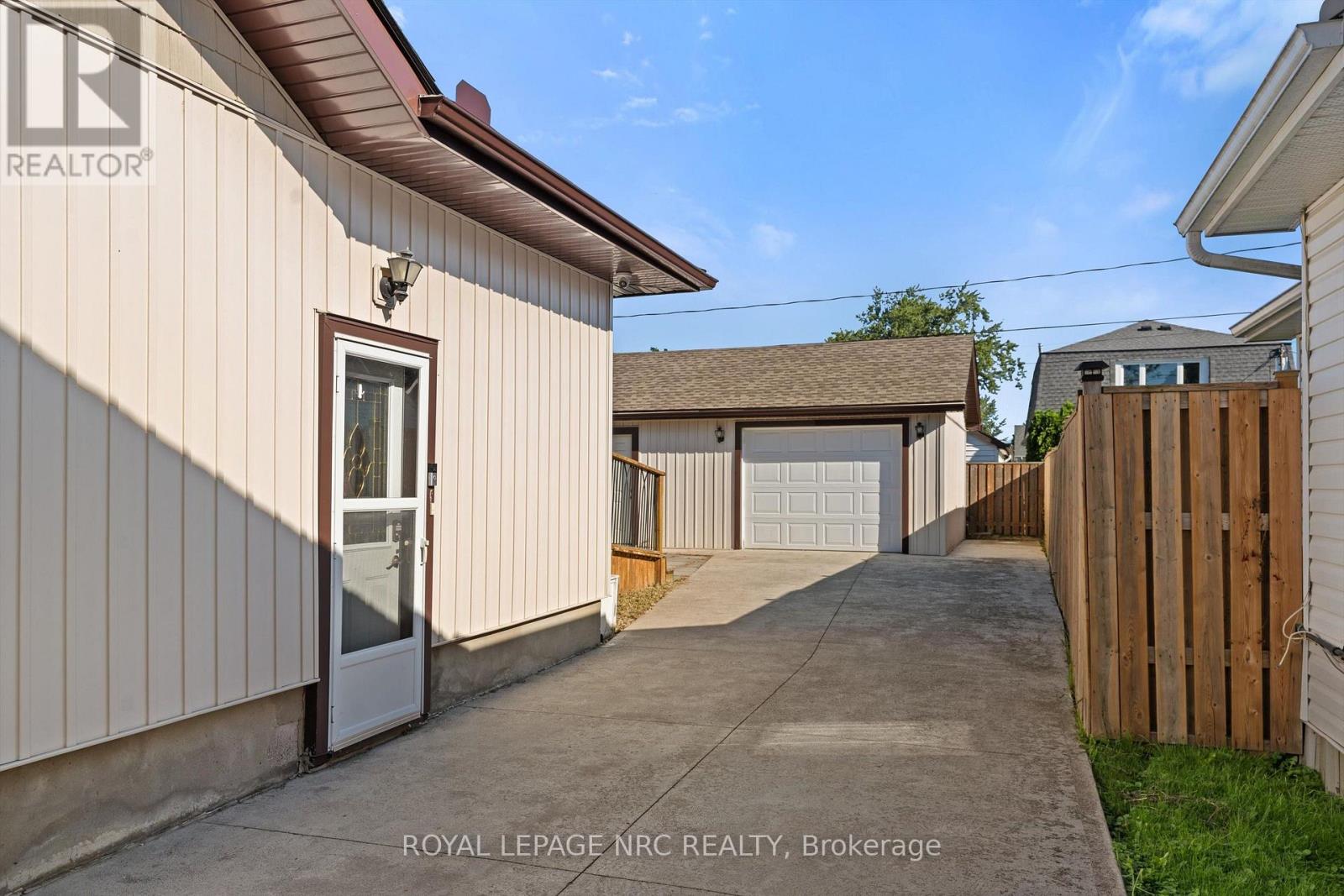 370 DIEPPE STREET - Image 24