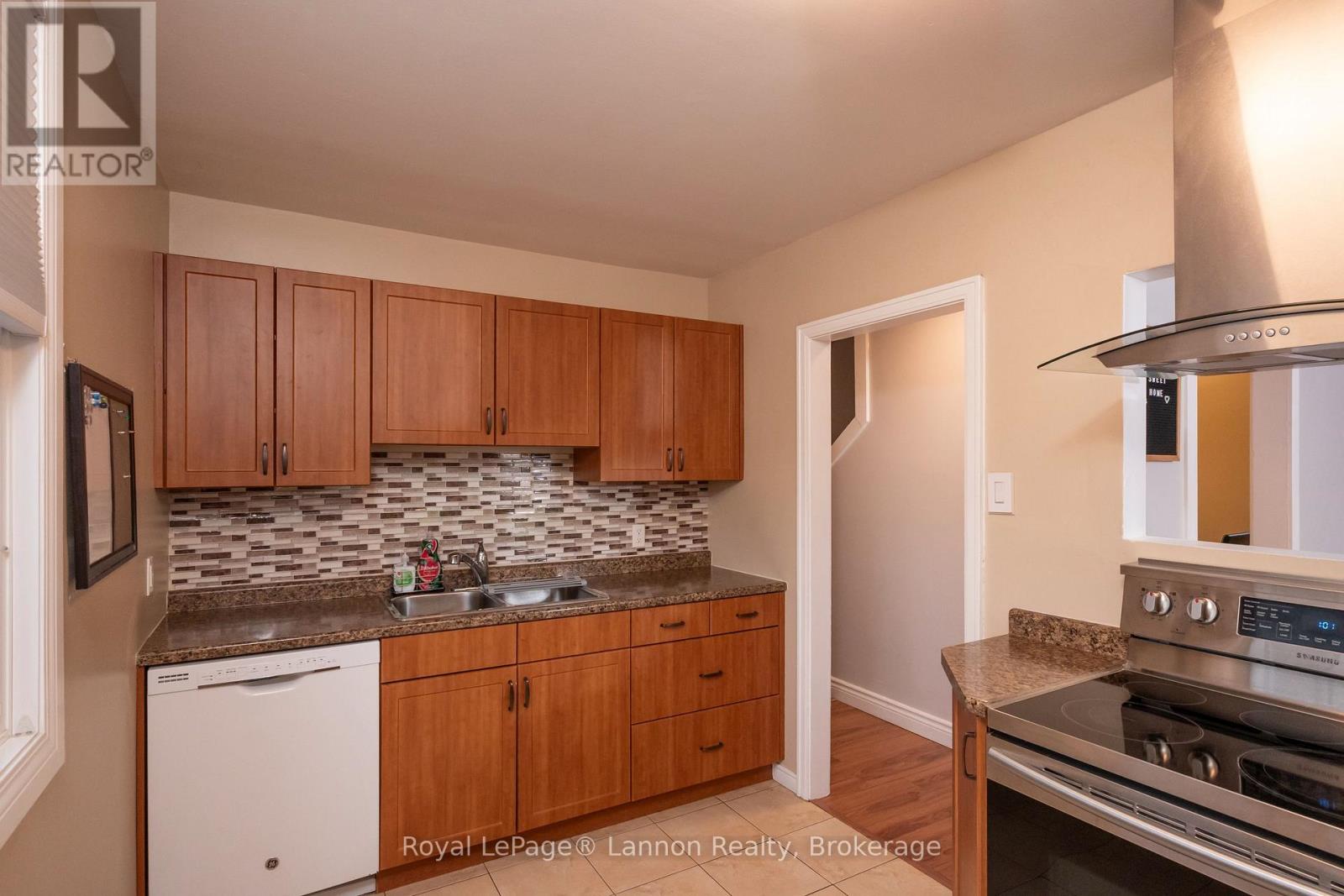 2218 ISABELLA STREET E - Image 12