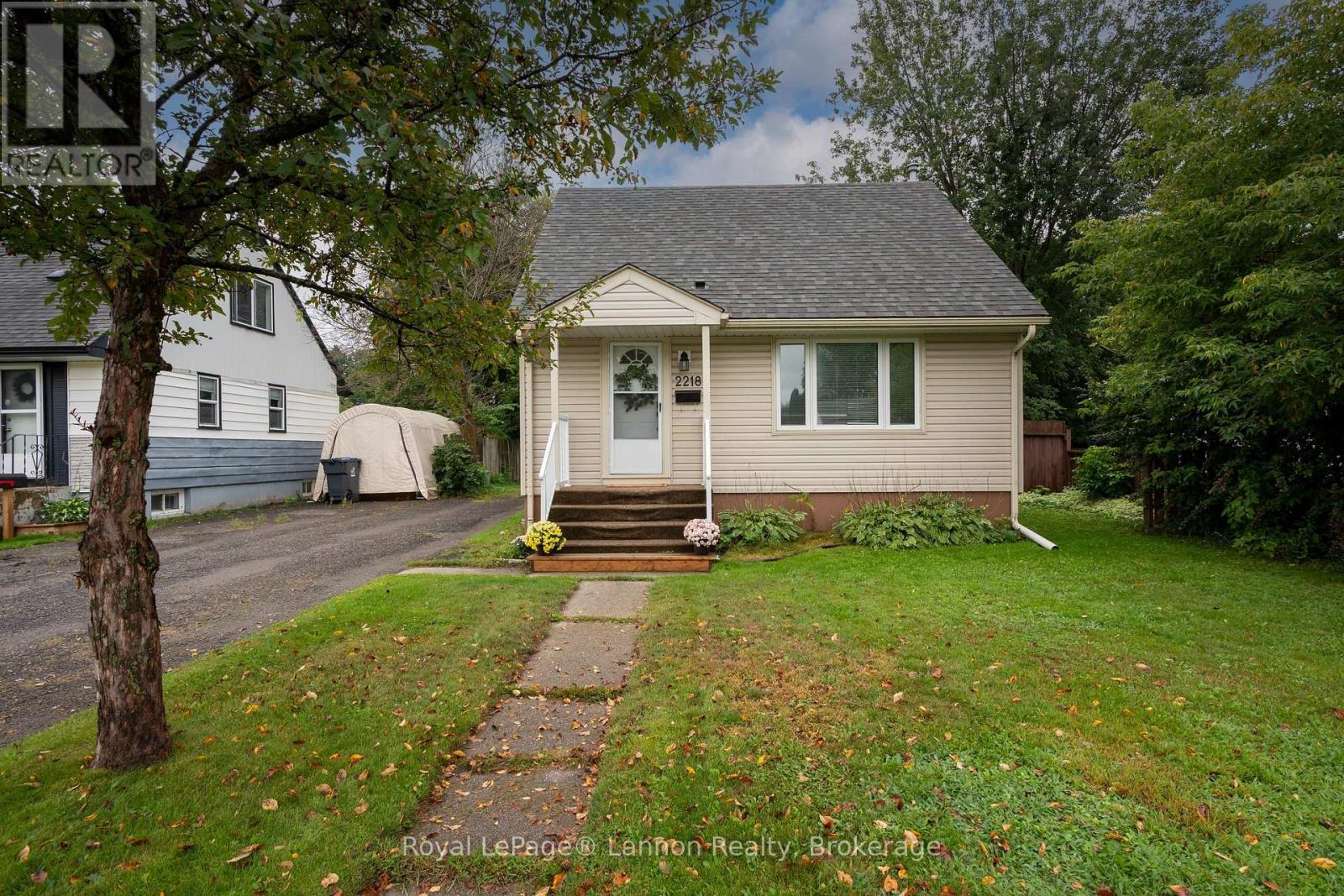 2218 ISABELLA STREET E - 3