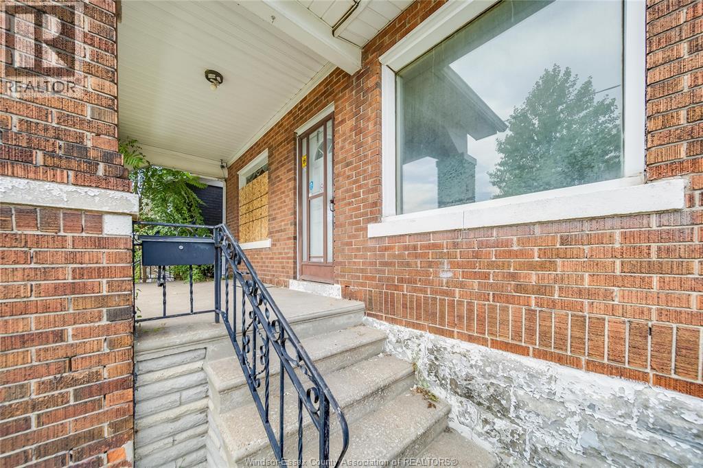 1092 ELLIS STREET East, Windsor — photo 3