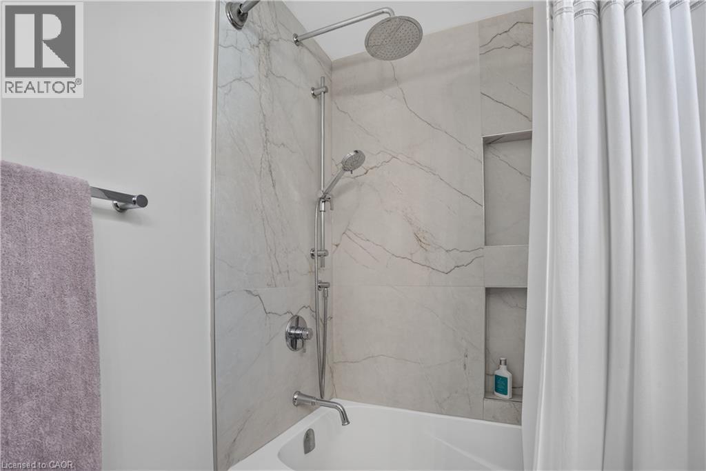 38 MEADOW WOODS Crescent - Image 32