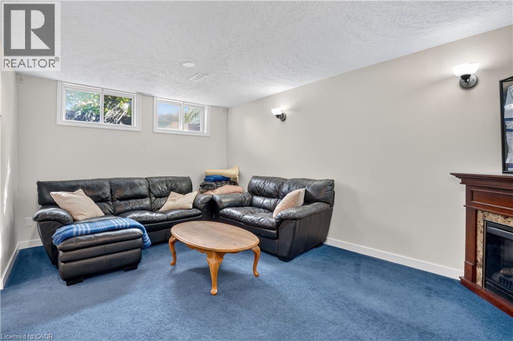 38 MEADOW WOODS Crescent - Image 44