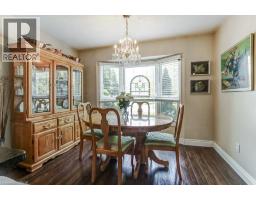 Eat in kitchen - 4 Edgewater Drive, Stoney Creek, ON L8E4Z3 Photo 10