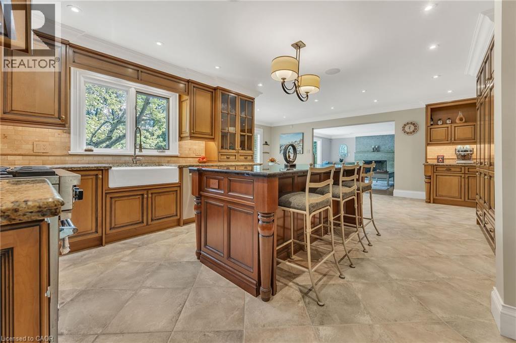 559 STRATHMERE Court - Image 11