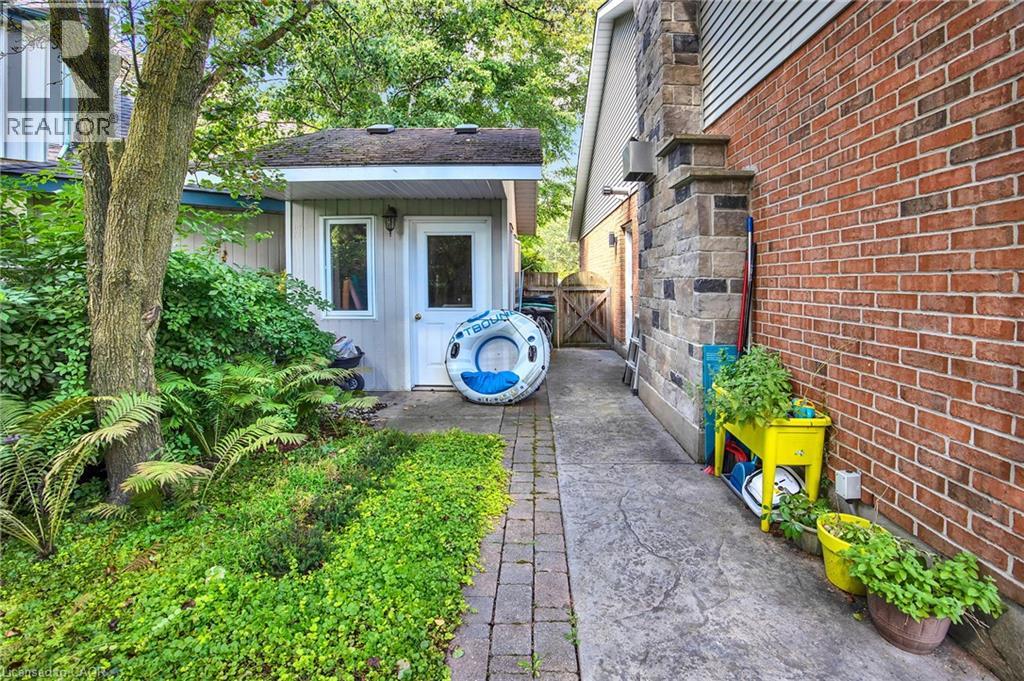 559 STRATHMERE Court - Image 46