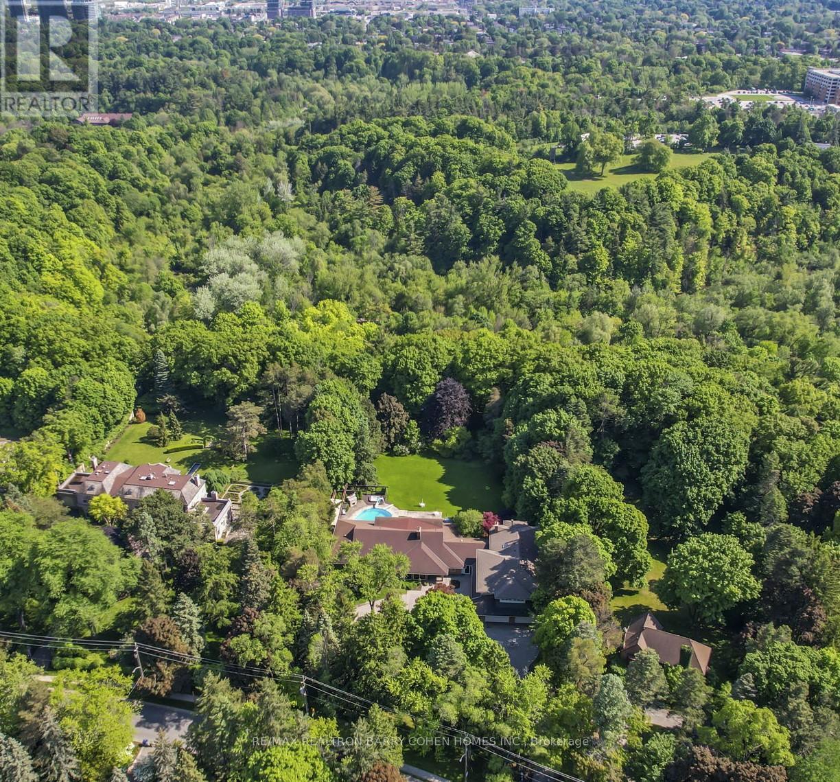 50 PARK LANE CIRCLE - Image 39
