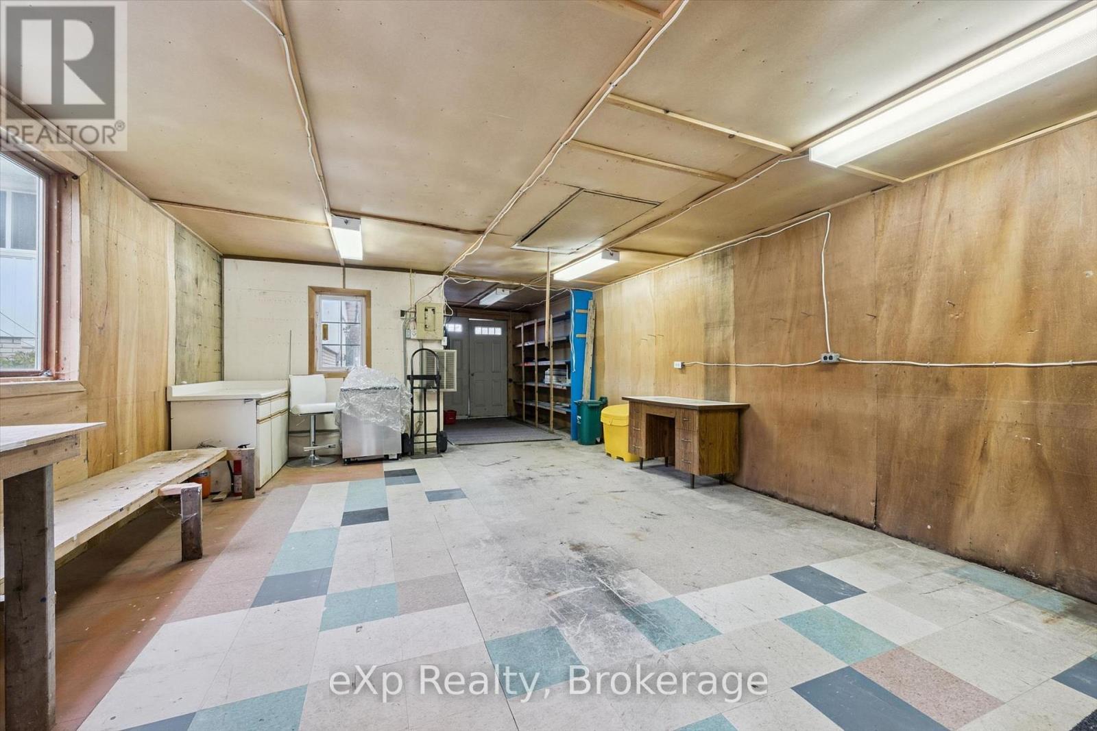 130 SPEEDVALE AVENUE W - 34