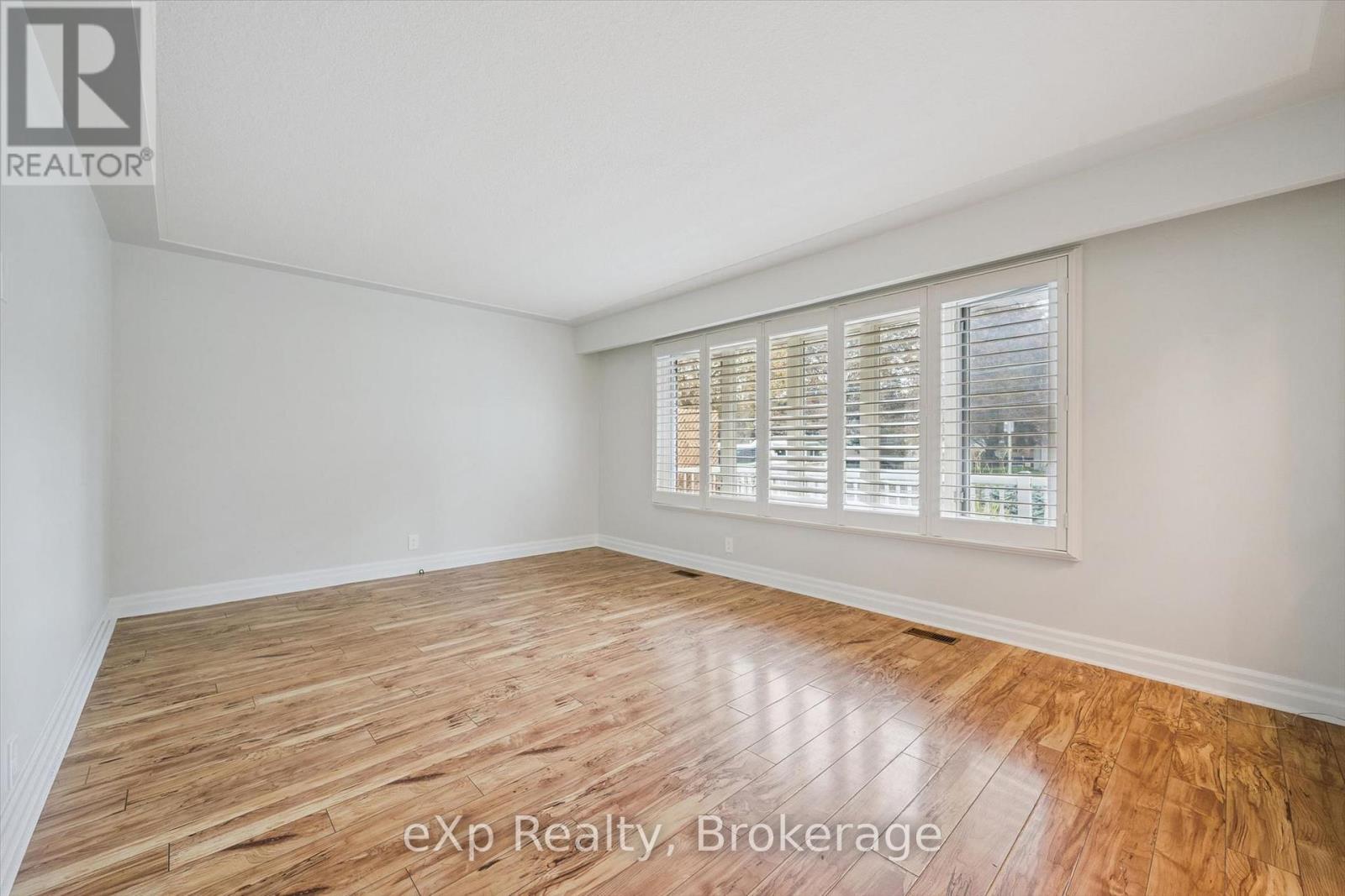 130 SPEEDVALE AVENUE W - 7