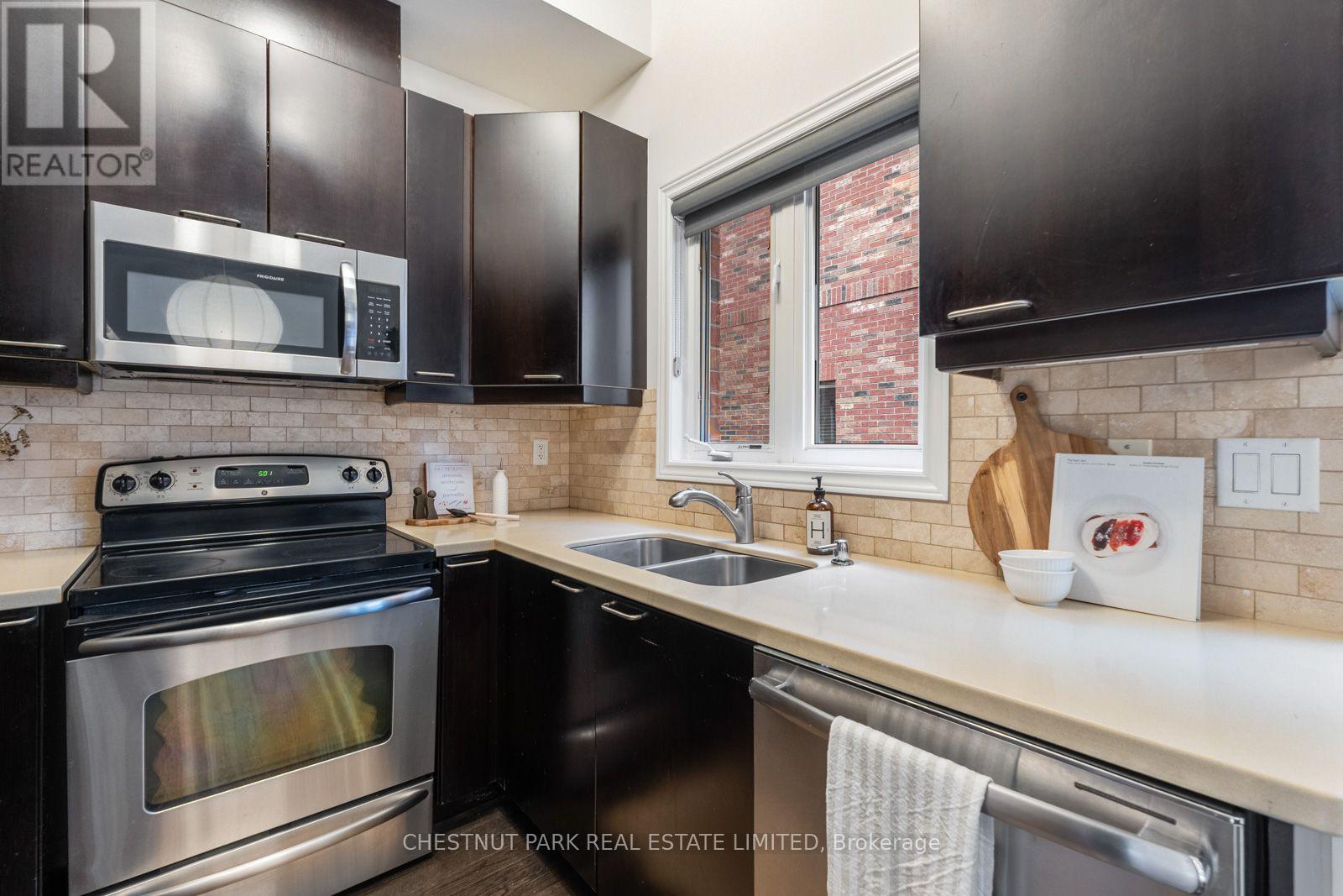 1437 QUEEN STREET E - 11