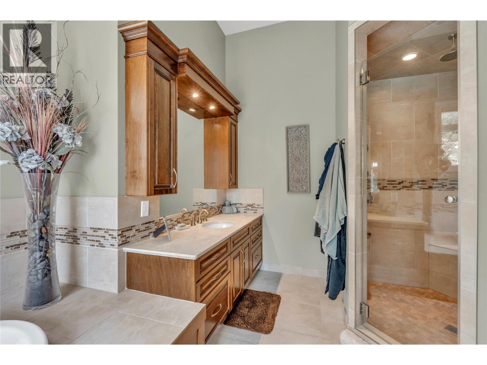 3789 McLean Creek Road, Okanagan Falls
