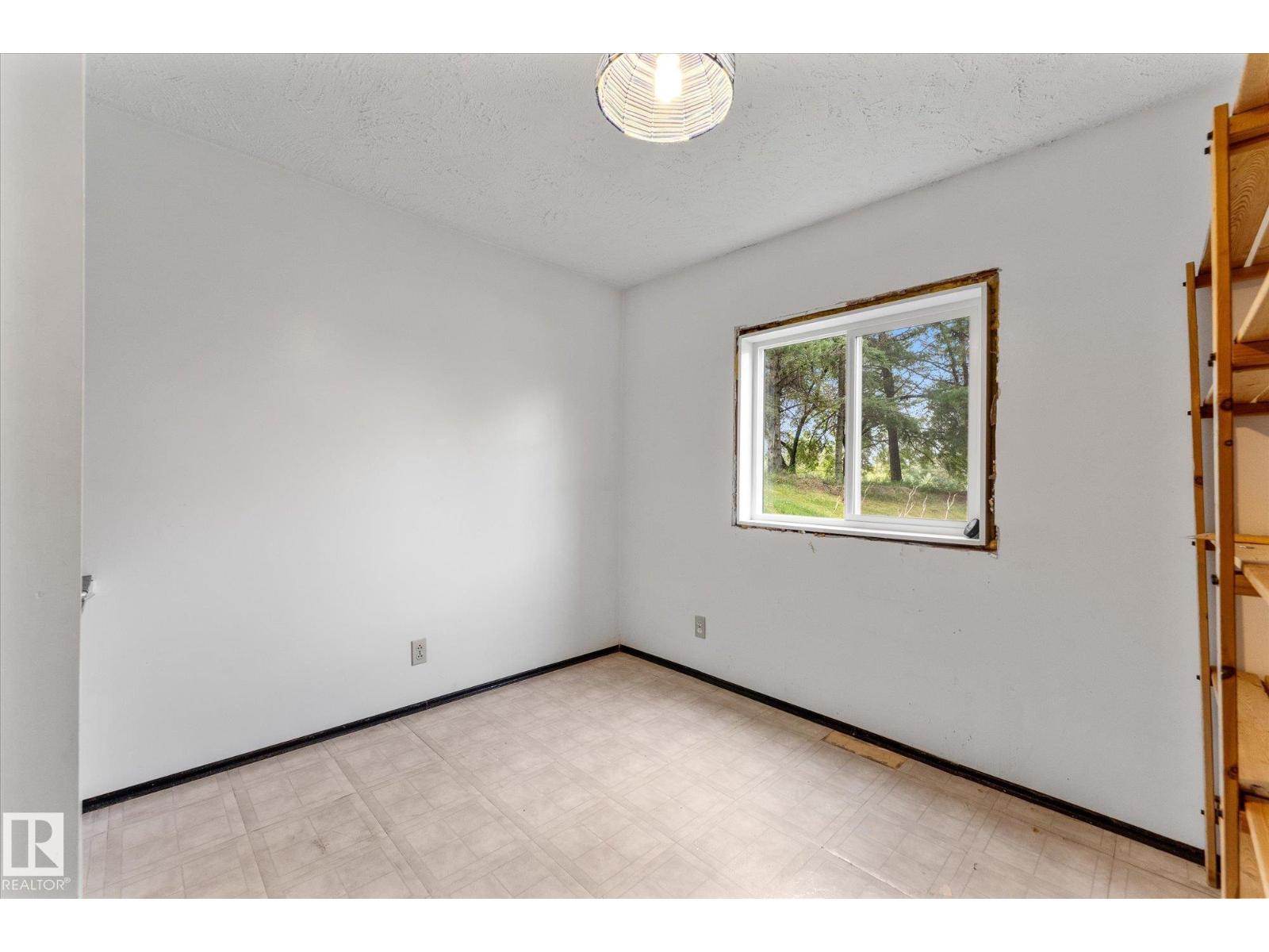 #27 52520 RGE ROAD 21 - 48