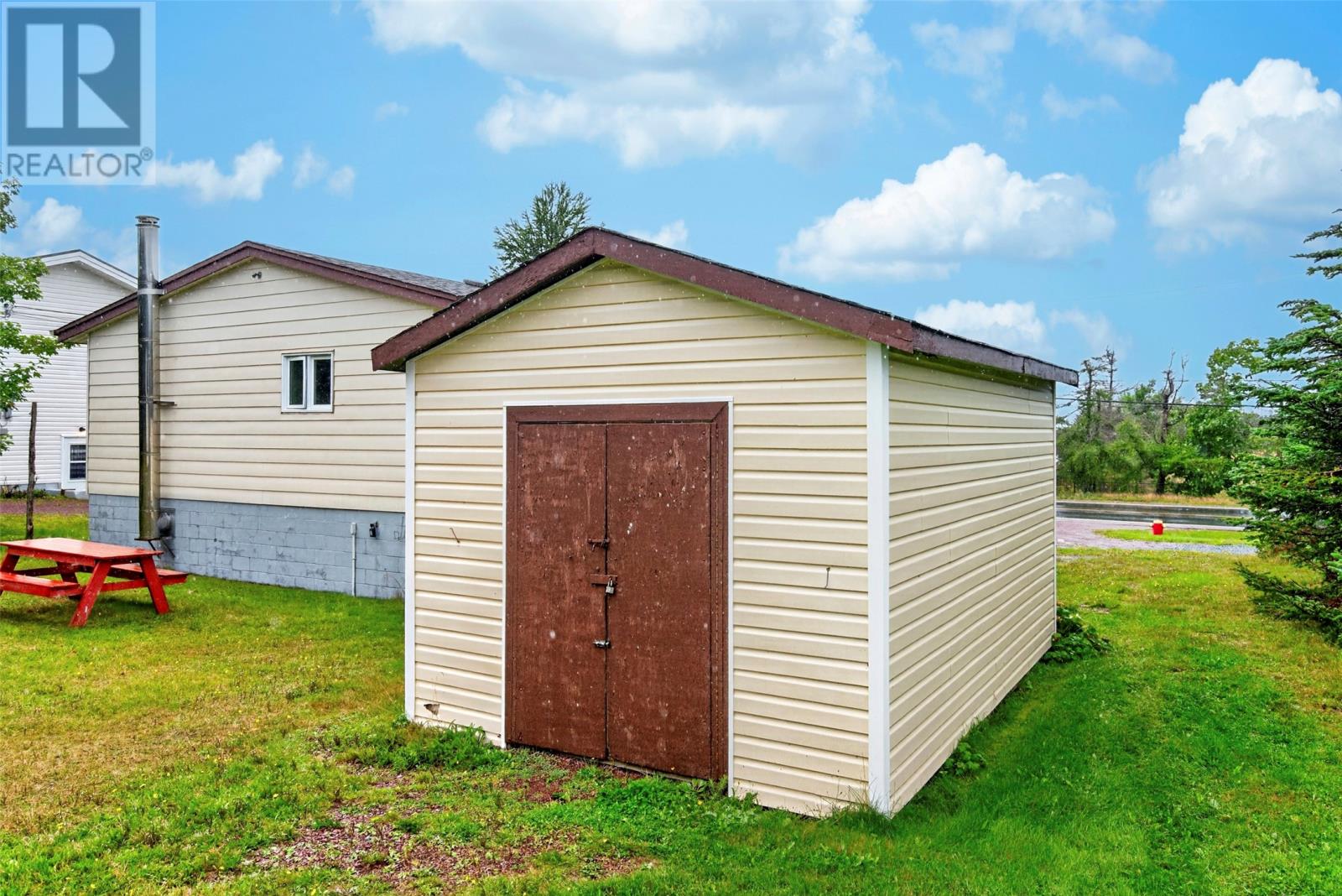 252 Main Road - 32