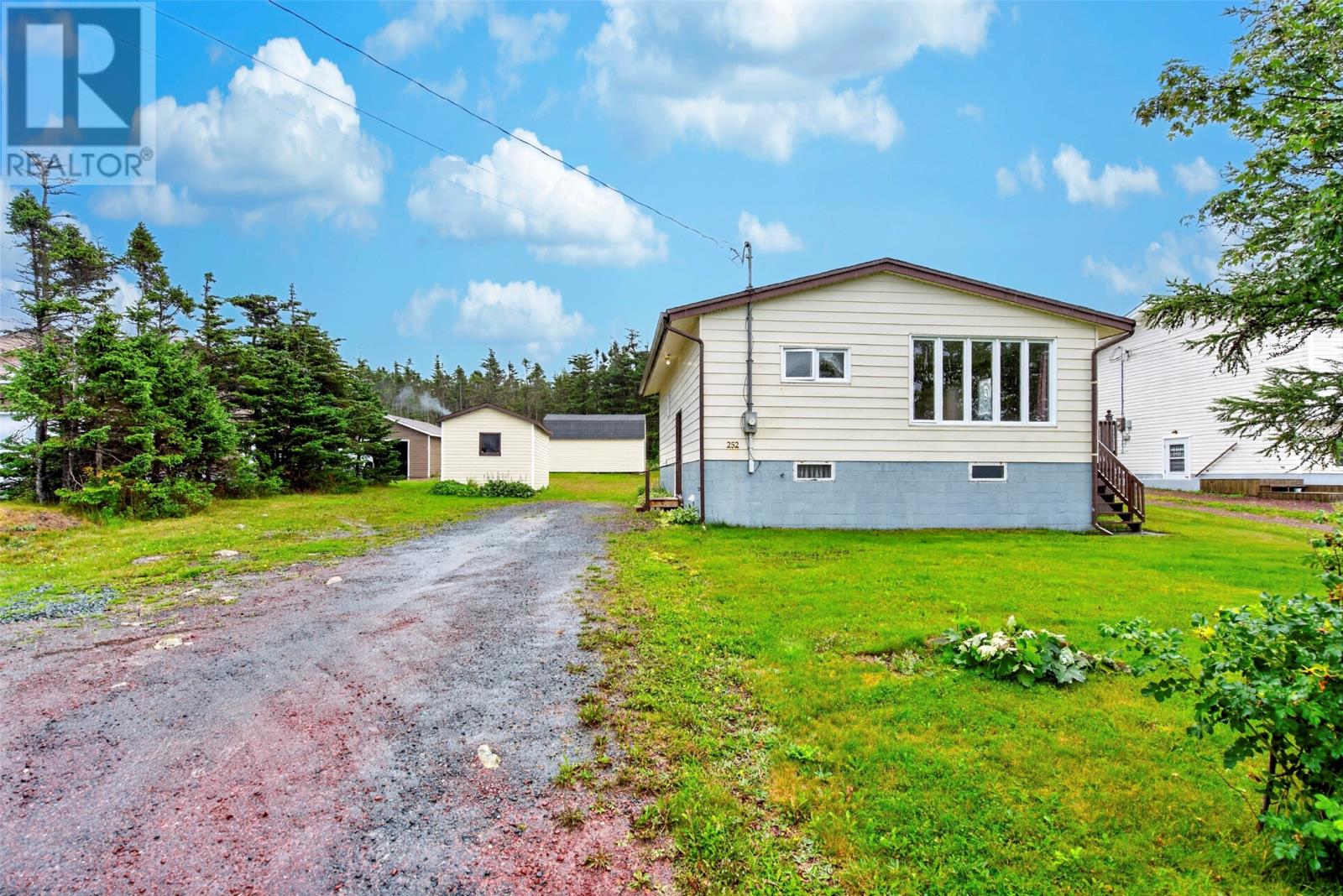 252 Main Road - 36