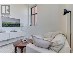 203 - 400 Park Avenue, Newmarket, ON L3Y1V8 Photo 18