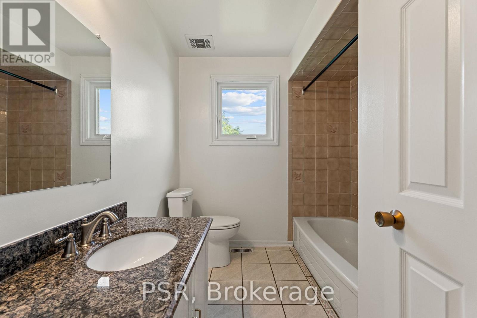 6 LIPPINCOTT COURT - 19