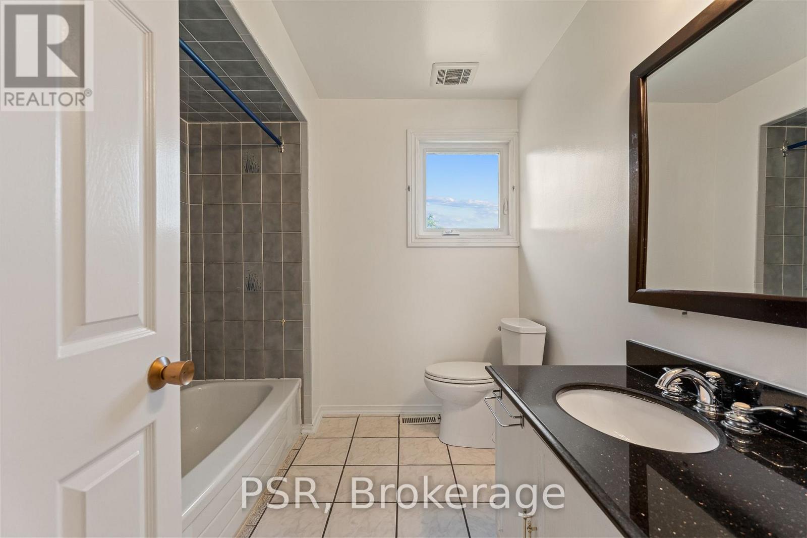 6 LIPPINCOTT COURT - 26