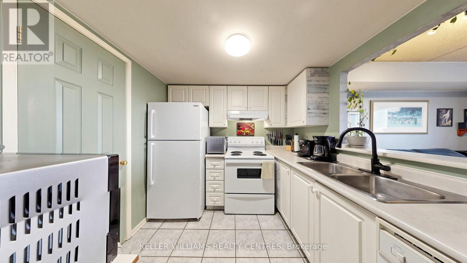 #417 160 WELLINGTON STREET E - 19