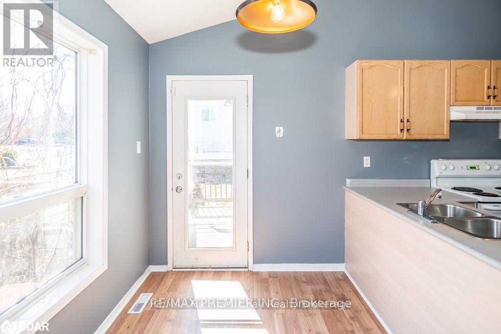 MAIN - 11 DRAPER CRESCENT, Barrie (Painswick North) — photo 7