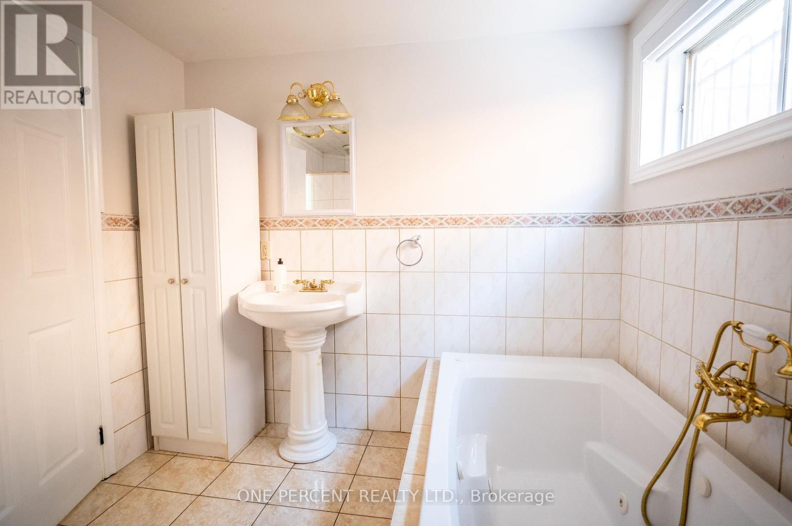 75 PLUNKETT ROAD - Image 27