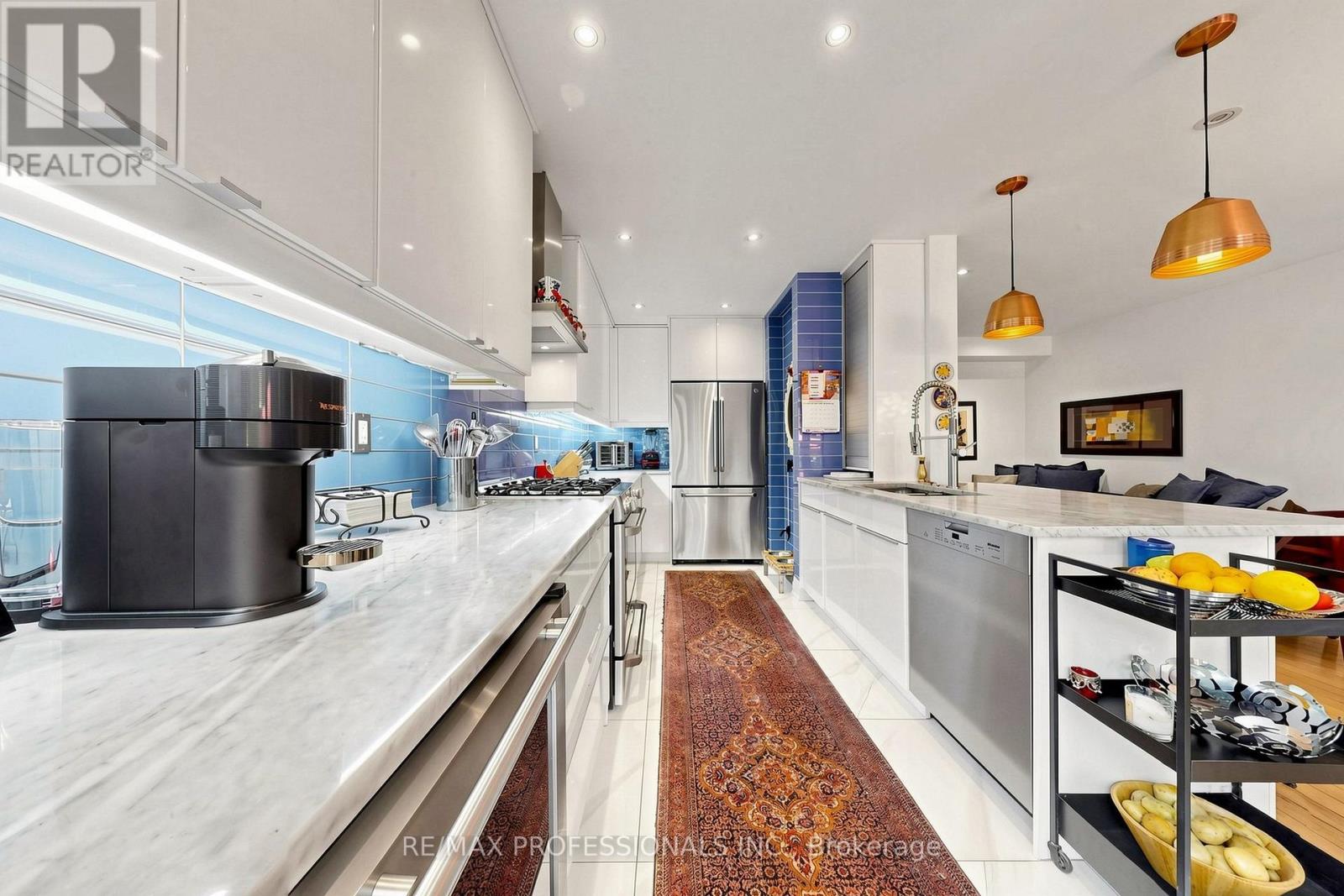 #15A 1064 QUEEN STREET W - 11