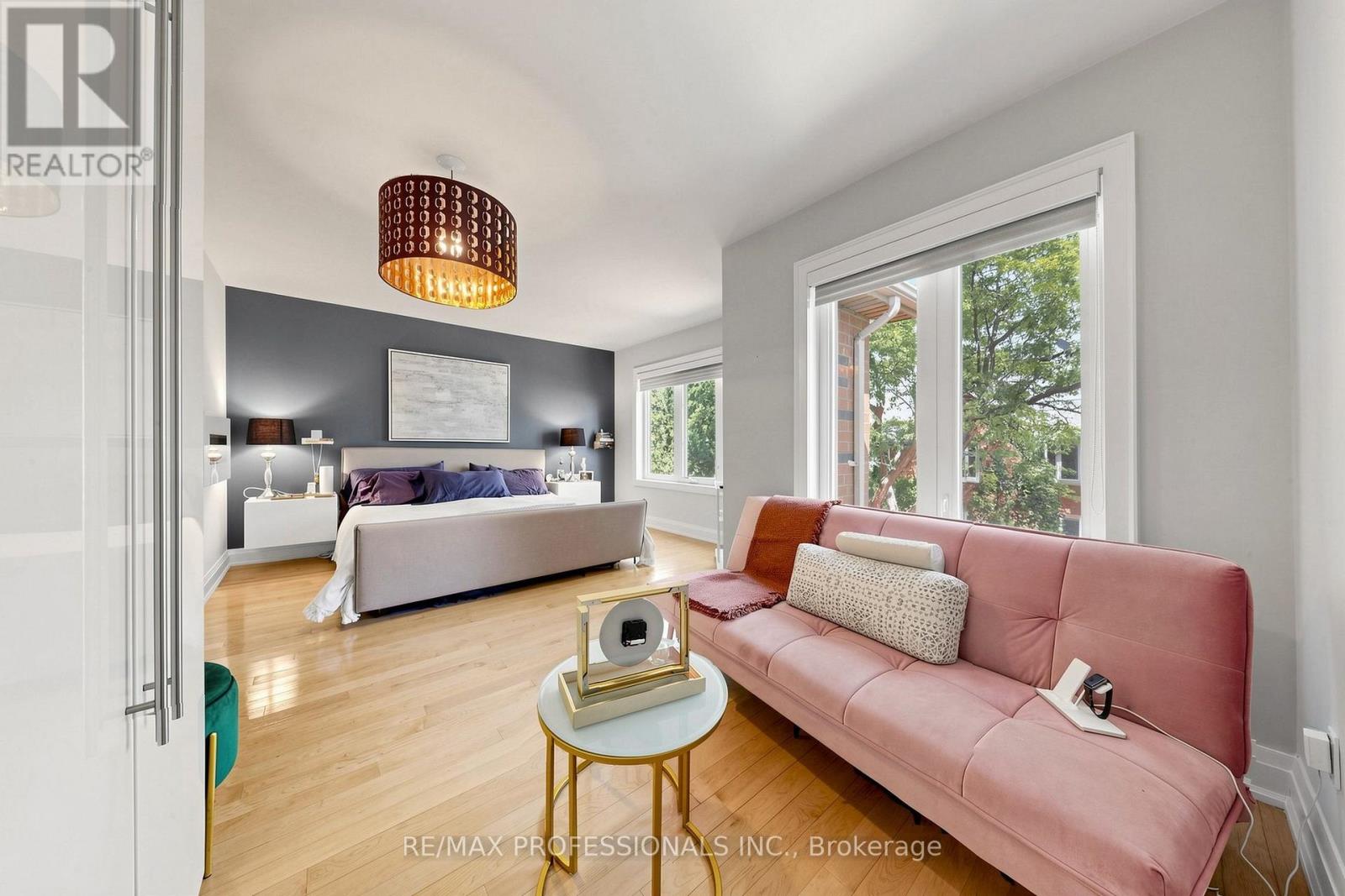 #15A 1064 QUEEN STREET W - 14