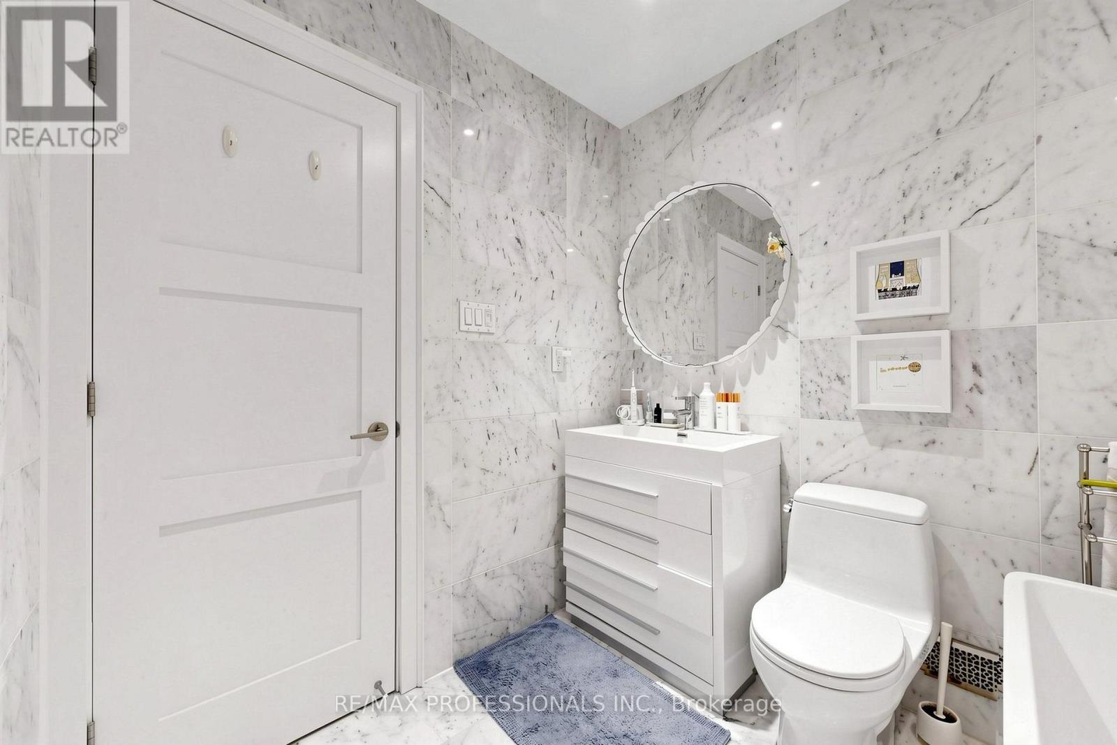 #15A 1064 QUEEN STREET W - 18